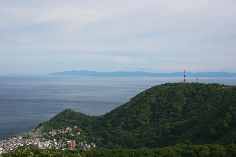 函館山から南方向に見える津軽海峡と青森県の大間