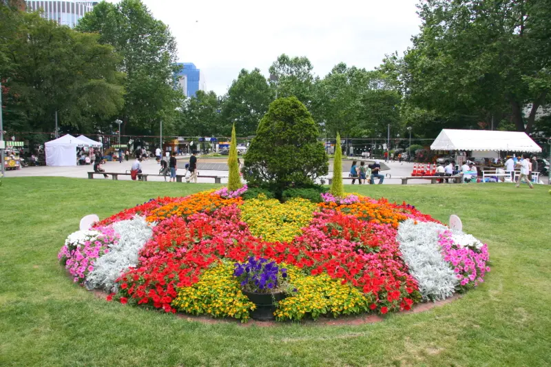 木々やお花も多く綺麗に整備されている公園