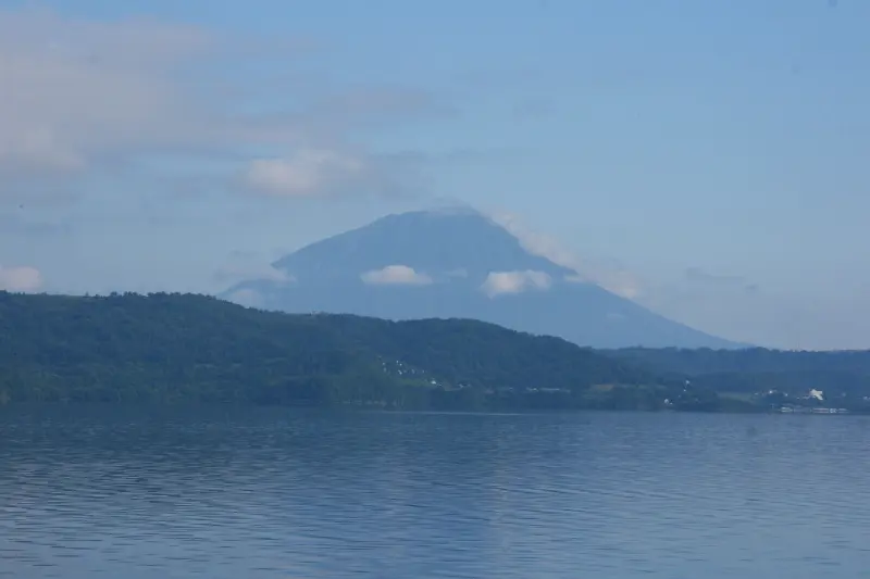 富士山のような美しい裾野が特徴の羊蹄山