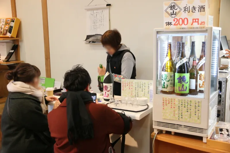 川越唯一の酒蔵がつくる日本酒「鏡山」の試飲コーナー