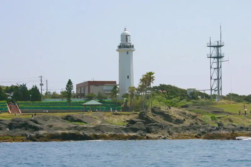 野島崎のシンボルとなっている野島崎灯台