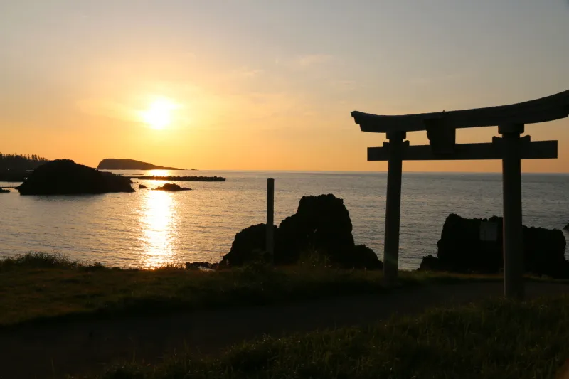 雄島方向へ沈む太陽が眺められる夕日スポット