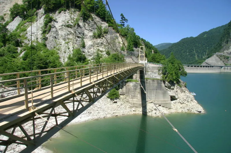 全長８０ｍほどある比較的大きなカンパ谷吊り橋