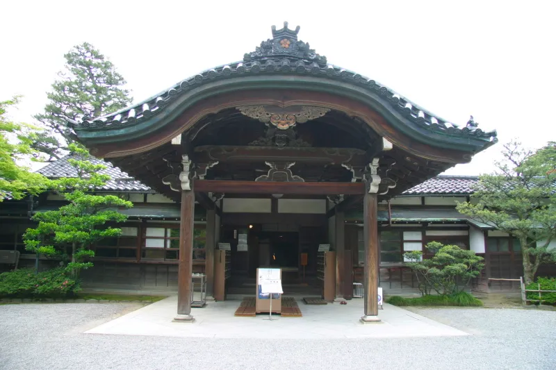 江戸時代の御殿建築で建てられた成巽閣
