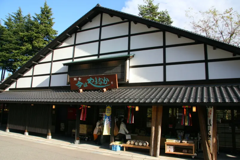 石川名物や特産品を販売するおみやげ屋ショップ