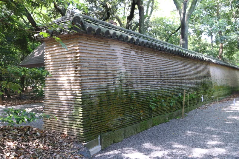 日本三大塀の一つとなっている織田信長から贈られた信長塀