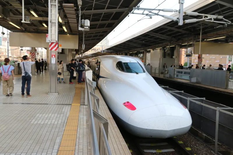 東京駅と新大阪駅を結ぶ東海道新幹線
