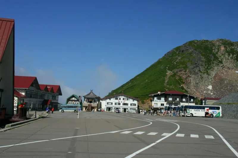 乗鞍岳の登山口や観光拠点として利用されている畳平
