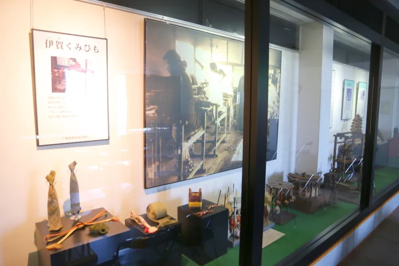 伊賀くみひもの歴史を紹介する２階の資料室