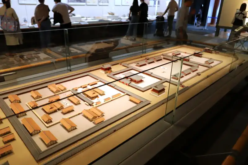 大阪歴史博物館に展示されている後期難波宮を復元した模型