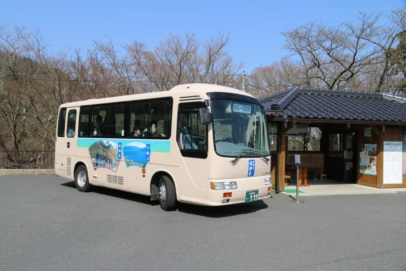 西国２８番札所の成相寺へ向かうバス乗り場