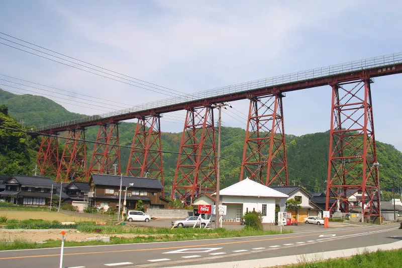 １００年間、鉄道を支えた余部鉄橋。（２００８年５月に撮影）