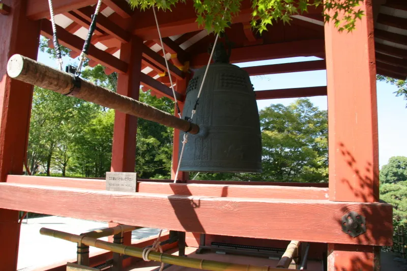 日本三名鐘の一つに選ばれる鐘楼。（実物は鳳翔館に展示）