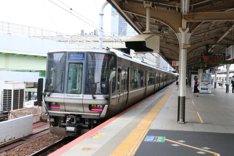 大阪方面と姫路方面を結んでいるＪＲ神戸線