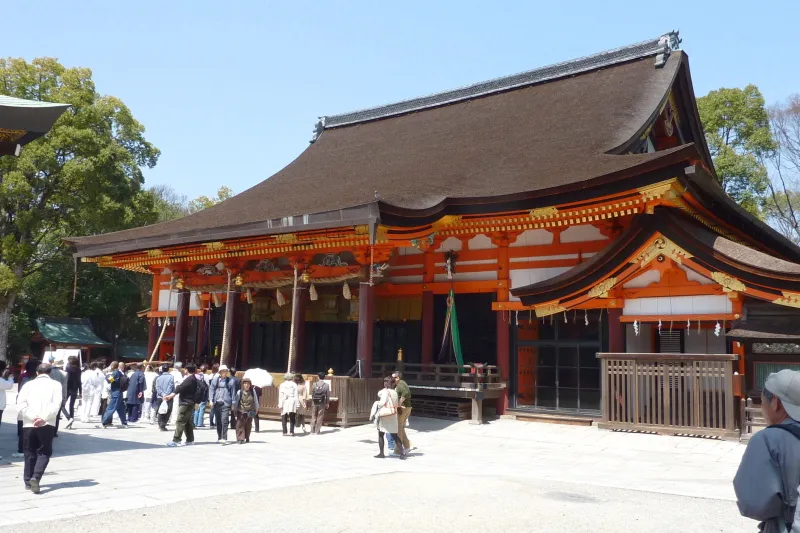珍しい祇園造りで建てられ、国の重要文化財に指定される本殿
