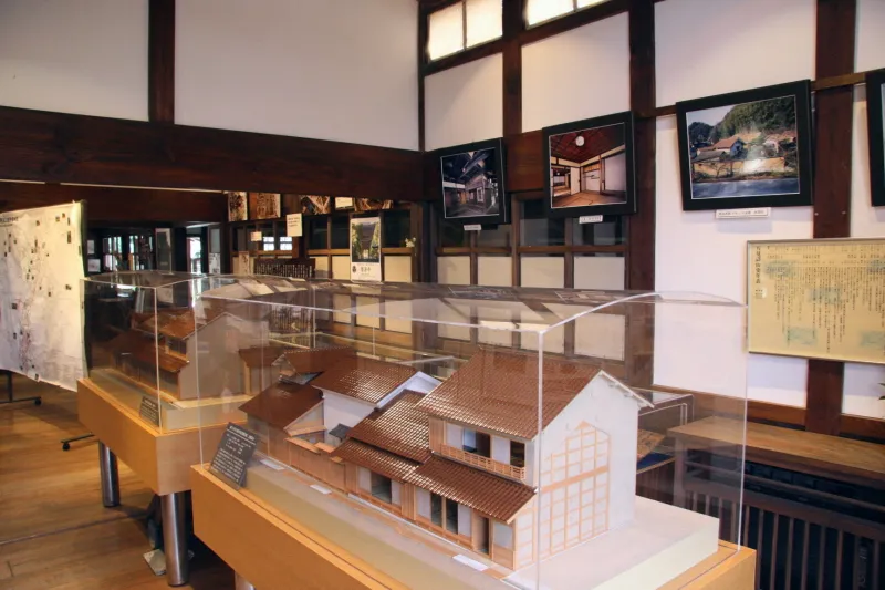 石見銀山の歴史や文化を紹介する展示コーナー