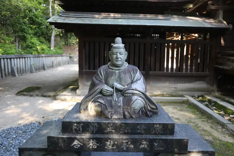 合格祈願の神様としてまつられている福山藩七代藩主の阿部正弘