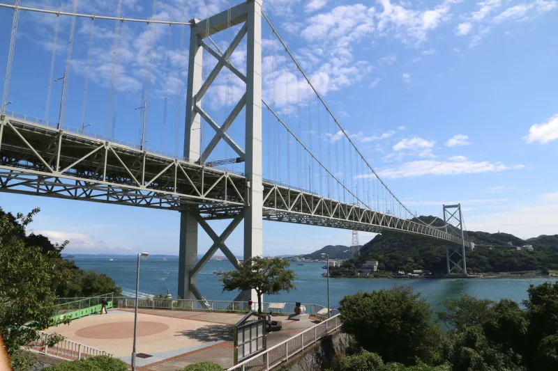 近くで橋全体が眺められる関門橋のビュースポット 
