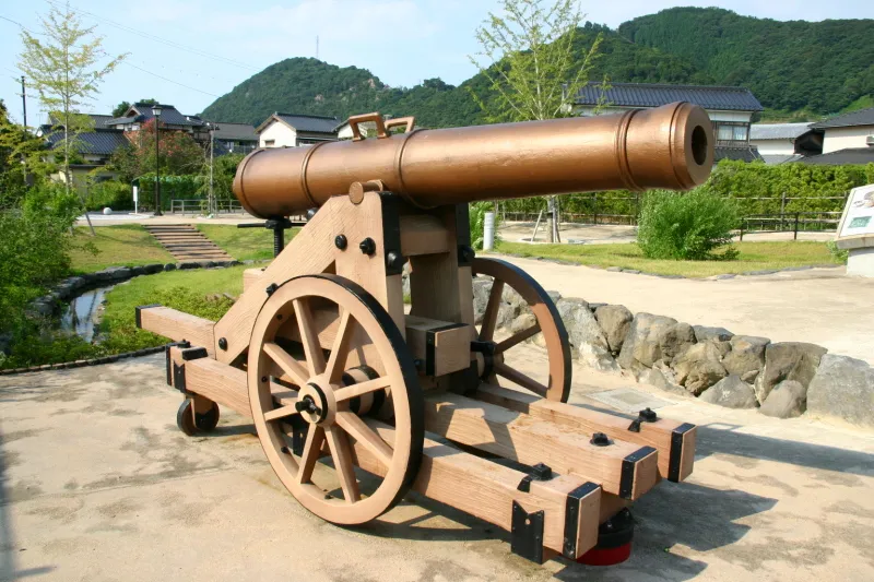 鍋や梵鐘の鋳造と同時に造られていた西洋式大砲 
