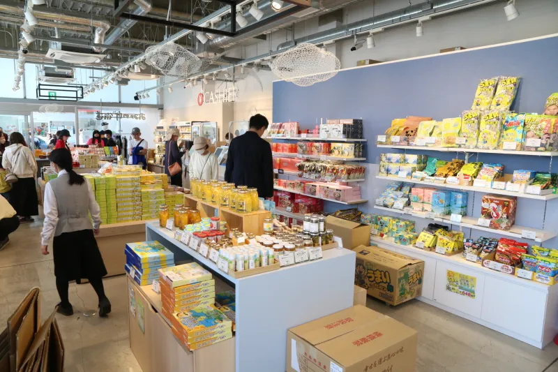 広島県の特産品や銘菓を販売する、おみやげショップ