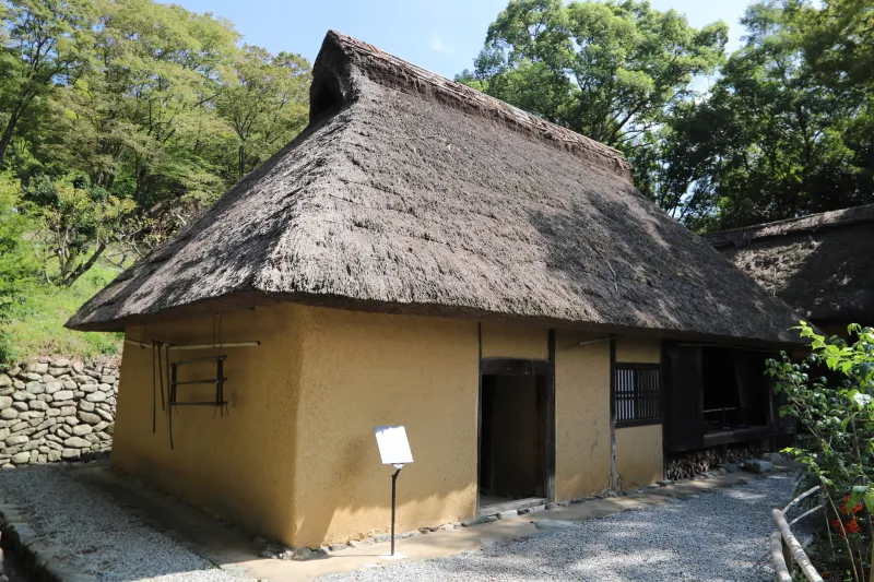 国の重要文化財に指定される築３００年の河野家住宅