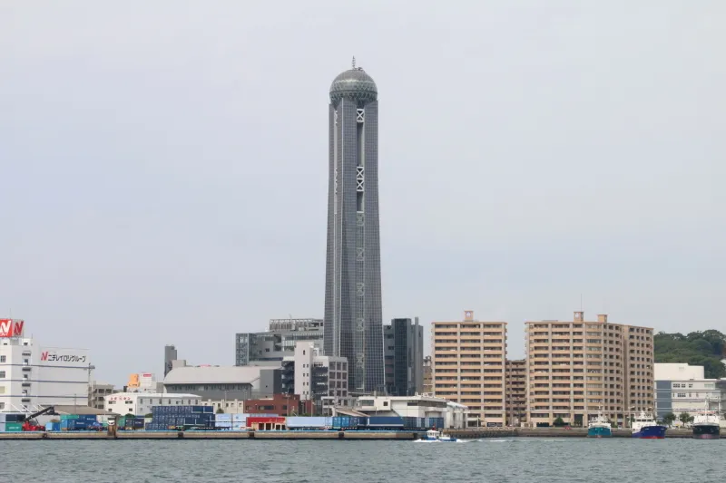 展望タワーとして西日本一を誇る高さ１５３ｍの海峡ゆめタワー 