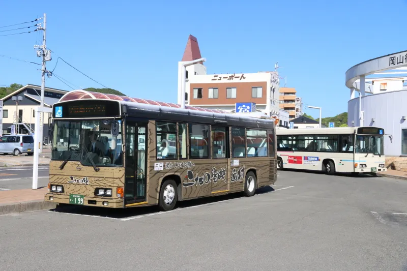 小豆島の各所を結んでいる路線バス乗り場