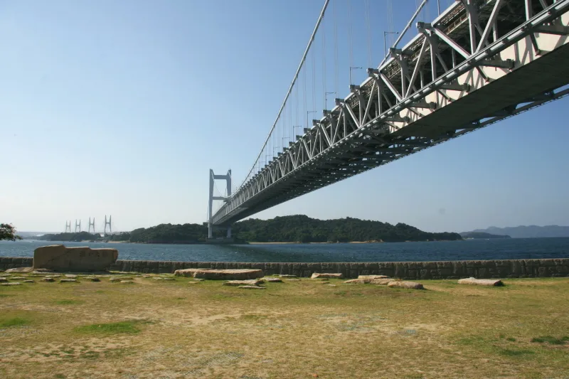 下津井瀬戸大橋は長さ１４４７ｍの美しい吊り橋 
