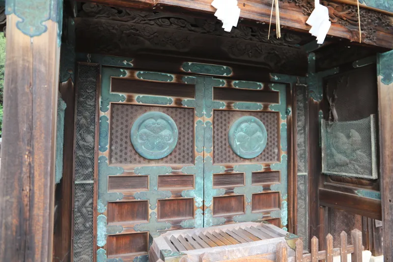 神門の扉に付けられている徳川家の葵の御紋