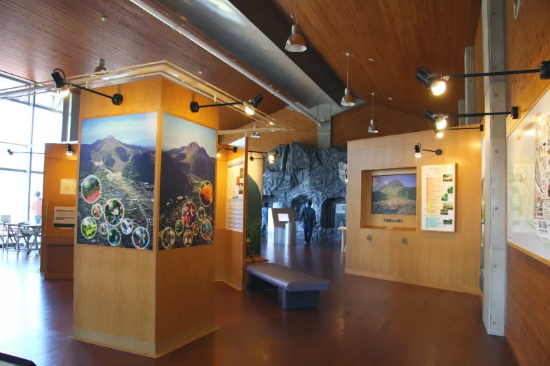 普賢岳の噴火や平成新山についての展示コーナー 