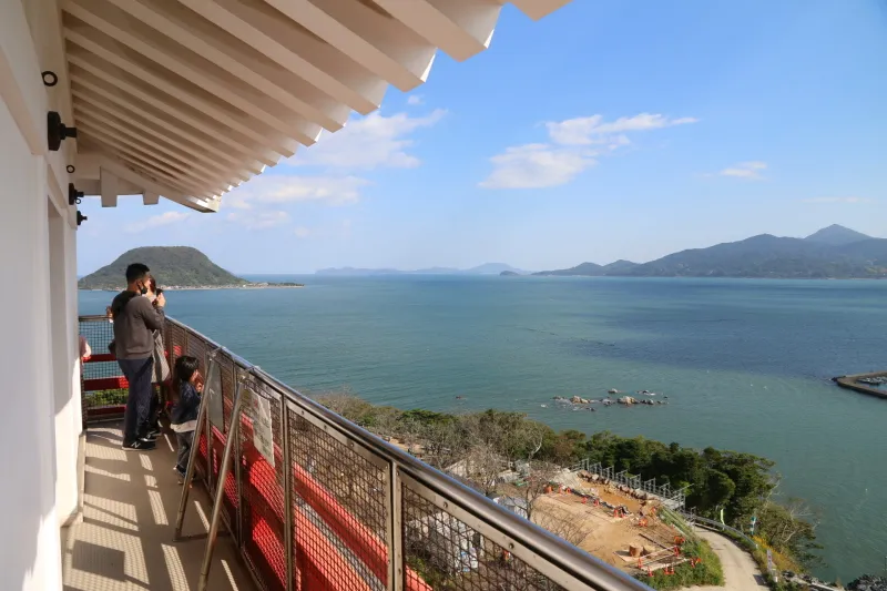 天守閣の最上階から眺める唐津湾の景色