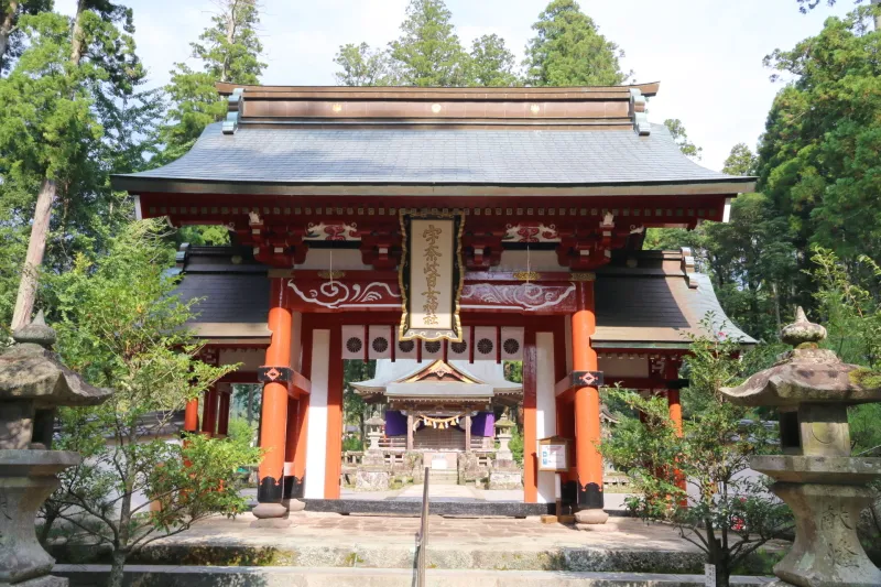 湯布院の中心から離れた所にある宇奈岐日女神社