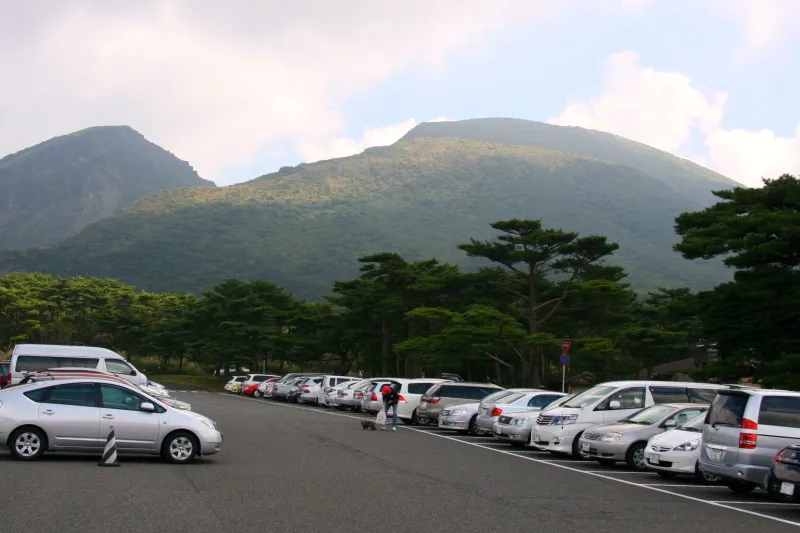 駐車場から眺める韓国岳