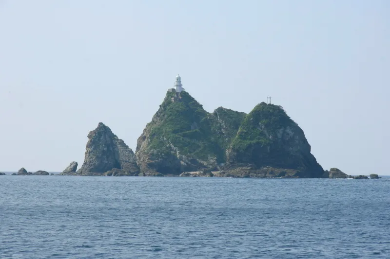 高さ６０ｍの島に立てられている佐多岬灯台