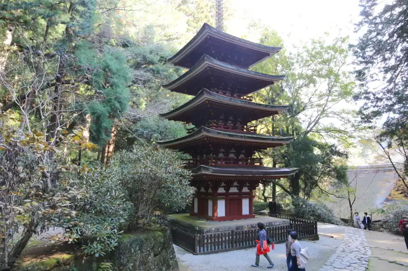 高さ１６ｍ、法隆寺に続く国内で２番目に古い五重塔