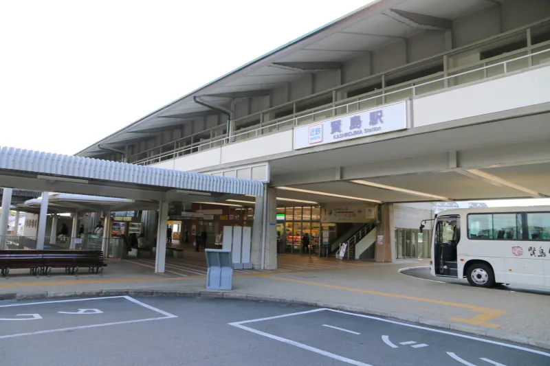 観光でも多くの人が利用している賢島駅 
