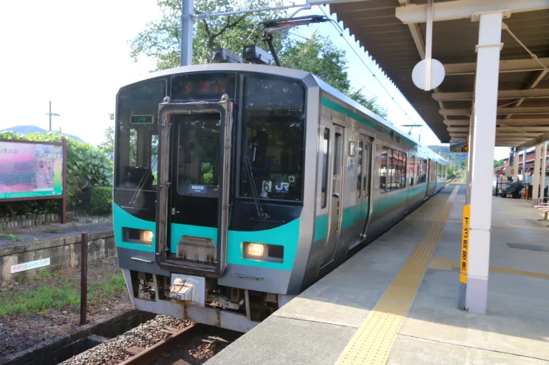 敦賀駅と京都府の東舞鶴駅を結ぶＪＲ小浜線 