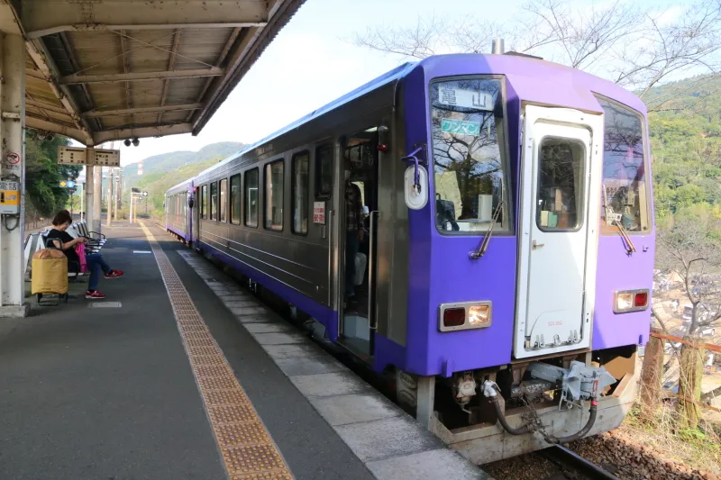 名古屋と大阪を結ぶＪＲ関西本線の笠置駅 