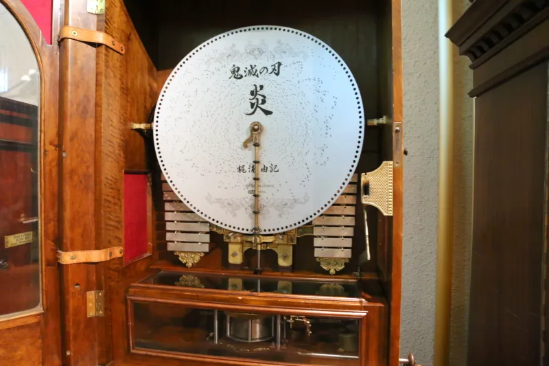 この日の自動演奏で使用された１９００年製造のディスクオルゴール
