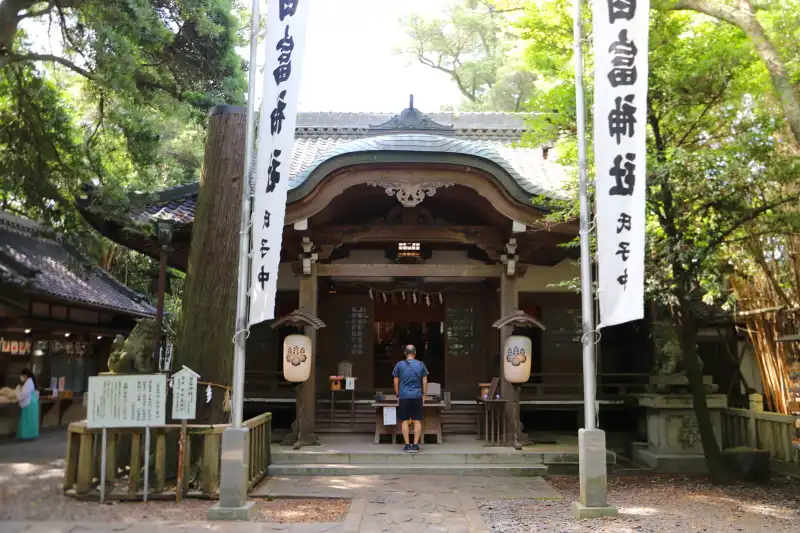 日本七弁天のひとつに数えられている八百富神社