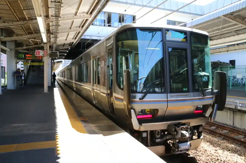 兵庫県の尼崎駅と京都府の福知山駅を結ぶ福知山線