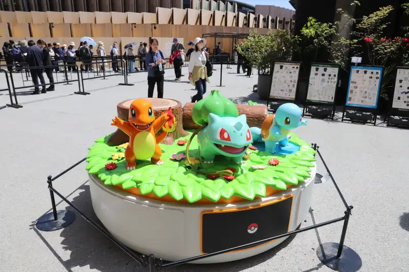 ヒトカゲ・フシギダネ・ゼニガメが並ぶ、ポケモンフォトスポット