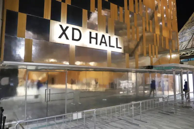 ARメガネを装着して3Dの世界で戦うモンスターハンター・ブリッジ XD HALL