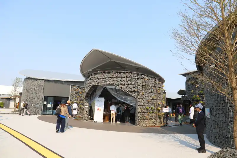 様々な企業が日替や週替で展示を行うフューチャーライフヴィレッジ