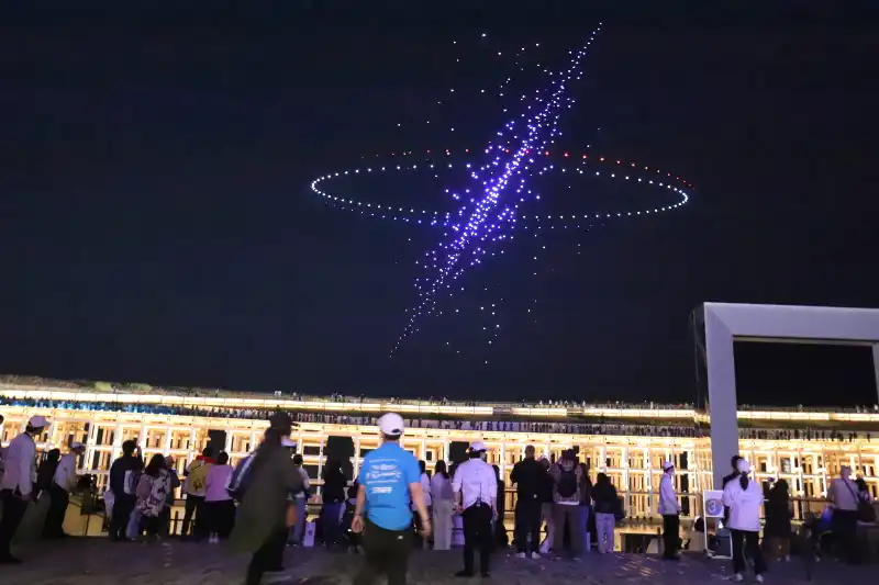 21時頃から行われるドローンショー「One World, One Planet.」