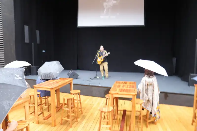 音楽演奏やイベントが開催される野外ステージ