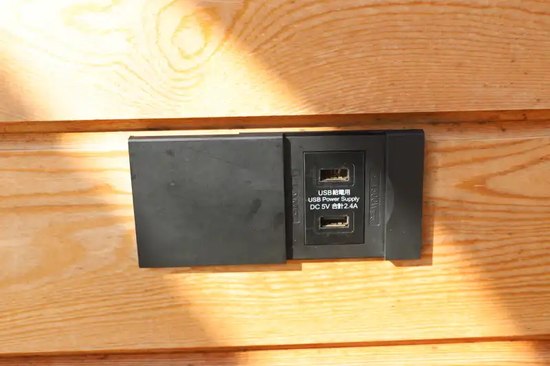 柱に取り付けられているＵＳＢ