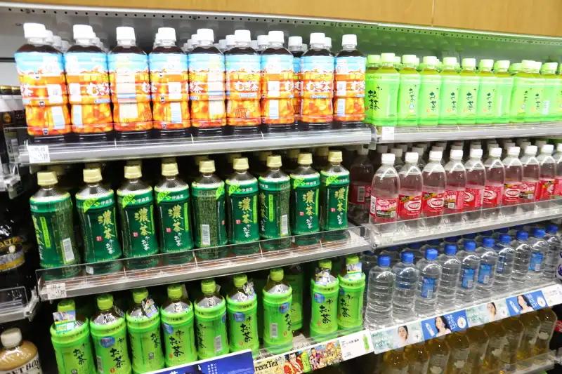 会場内の自動販売機より、少し安く買えるお茶などのドリンク