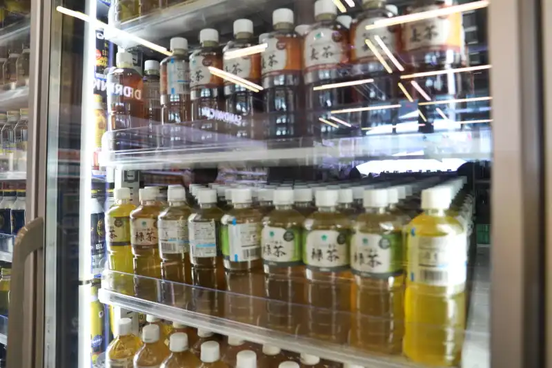 600mlペットボトルのお茶は、税込み118円で販売