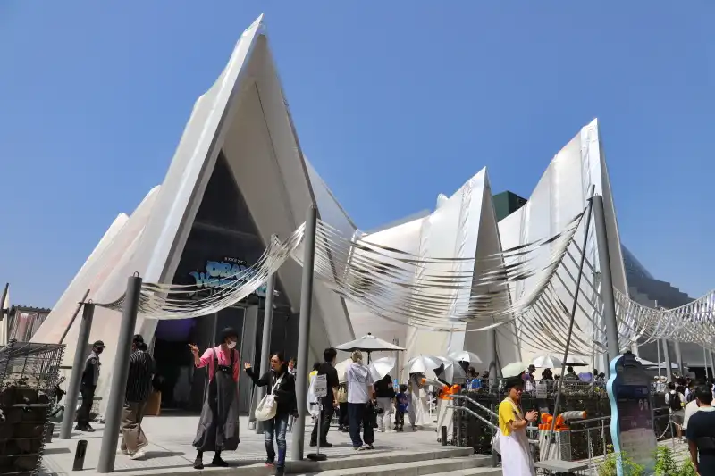 ガスの炎をイメージした建物が特徴的なガスパビリオン